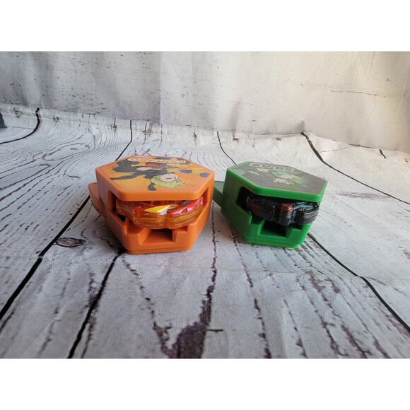 BeyBlade Burst - 2020 McDonalds Happy Meal - Rantaro And Silas - Picture 9 of 10